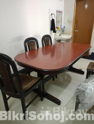 Original segun kath table with 6 chairs